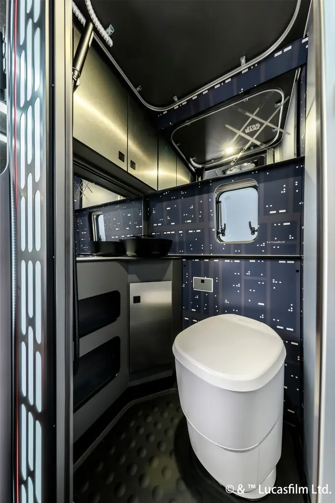 【コスチュームファンが大集結！】世界限定5台に多数のエントリー殺到中！映画「スター・ウォーズ」シリーズ公式ライセンスキャンピングカー発売記念『EURO-TOY STAR NIGHT』イベントレポート 画像 28