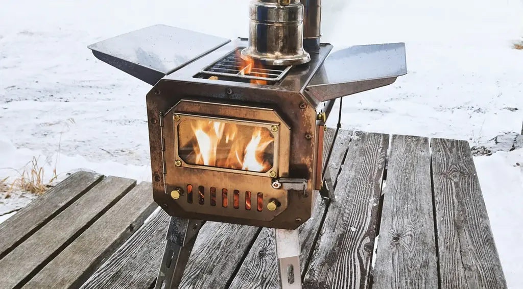 【冬キャンプの最強ギア・薪ストーブ】安全性とおしゃれなサイト演出を両立するおすすめモデルをご紹介 画像 2