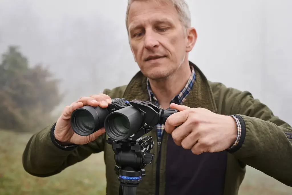 クランプ式三脚アダプター「ZEISS 双眼鏡クランプ Bino Clamp」 画像 2