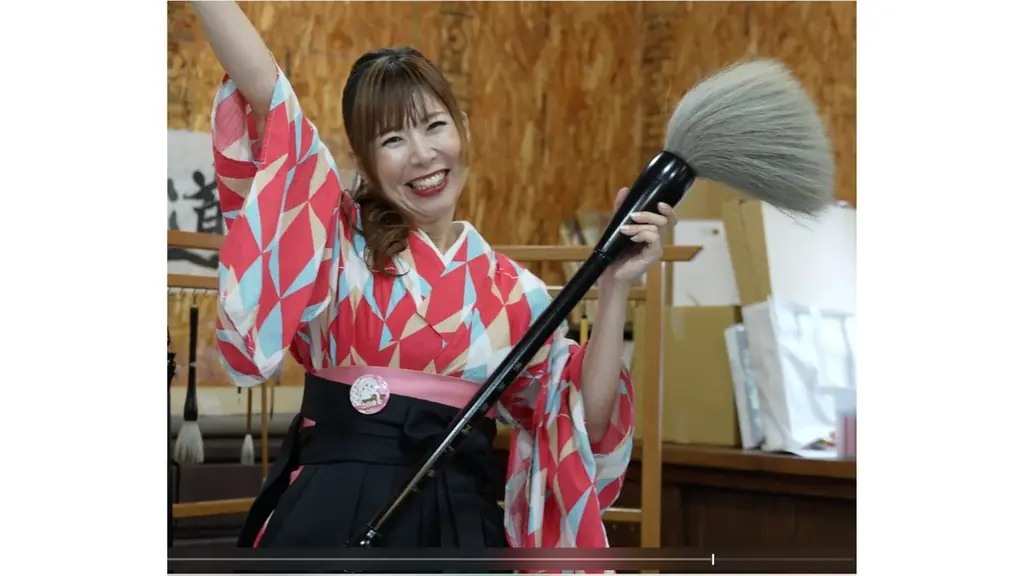 国内でも希少な“大筆パフォーマンス書道体験”を造成実施！ 画像 4