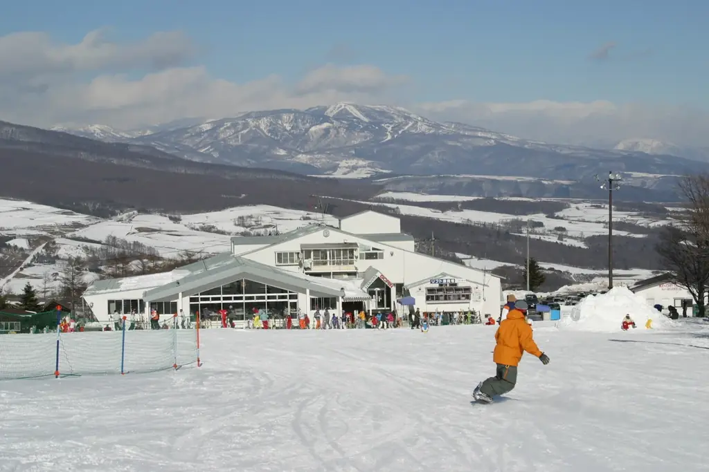 ウィンタースポーツがいよいよ本格スタート　「鹿沢スノーエリア」が11月22日、「湯の丸スキー場」は23日オープン　休暇村嬬恋鹿沢では、各スキー場のリフト券付き宿泊プラン12月6日より販売開始 画像 2