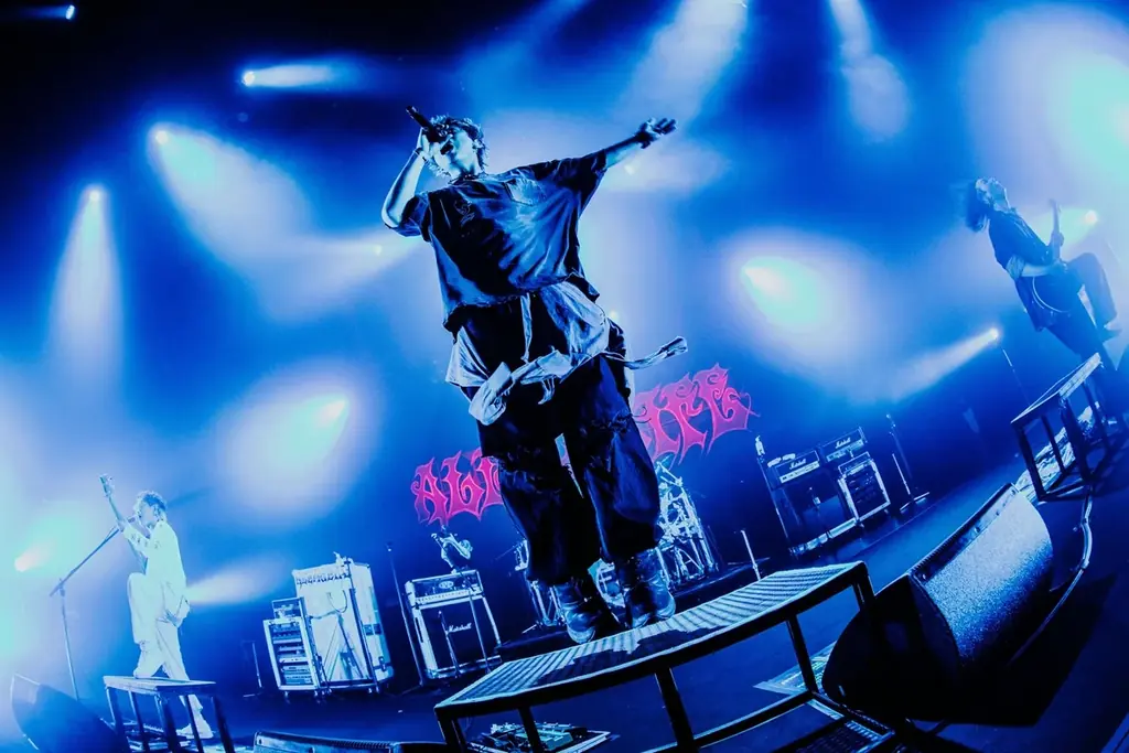 THE ORAL CIGARETTESがSiMと狂宴、盟友集った対バンツアー完走 画像 7