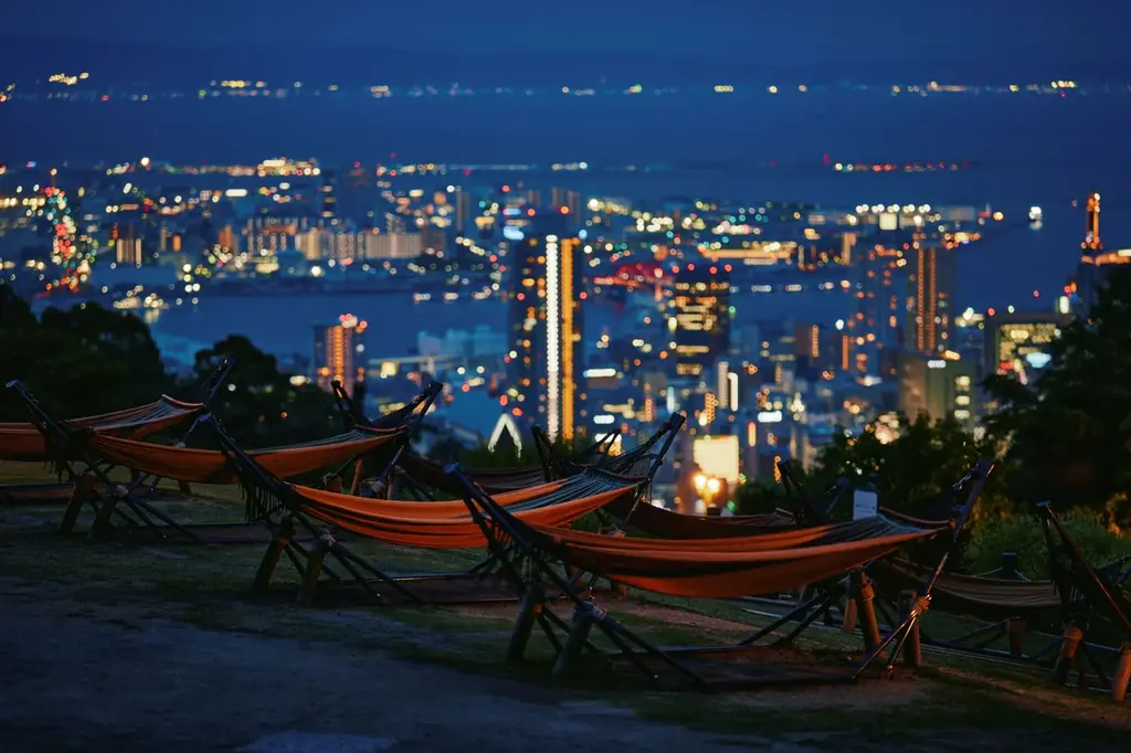 神戸クリスマスマーケット、ナイター営業日をさらに拡大！12/12（金）～25（木）の14日間、毎日ナイター営業を実施。12/20（土）～25（木）はスペシャルランチ＆ディナーも登場（予約受付中）。 画像 2