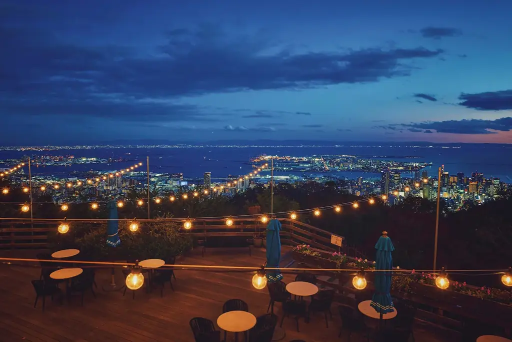 神戸クリスマスマーケット、ナイター営業日をさらに拡大！12/12（金）～25（木）の14日間、毎日ナイター営業を実施。12/20（土）～25（木）はスペシャルランチ＆ディナーも登場（予約受付中）。 画像 20