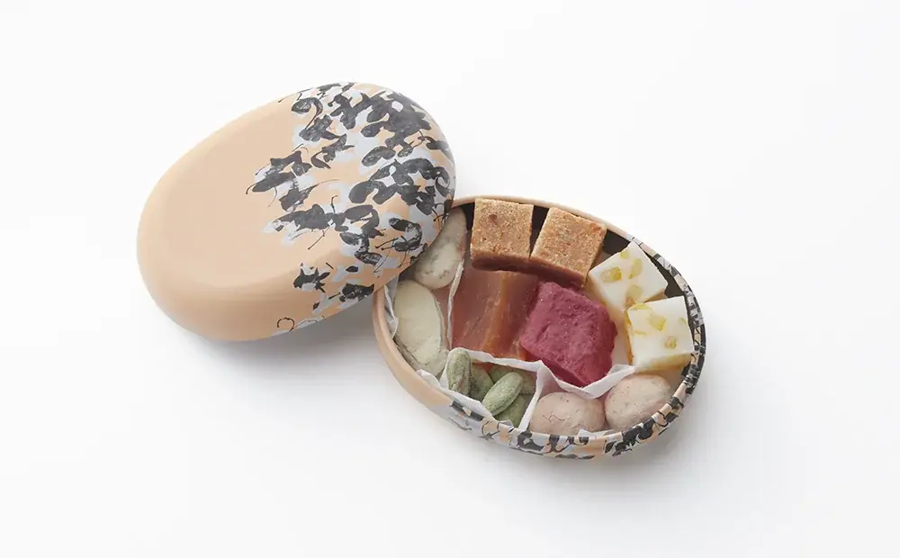 【 やまなみ工房×たねや 第３弾 】アート×和菓子 Limited Edition 2026〜滋賀県から「全国へ、世界へ」伝統の和菓子をアートで彩り華やかに〜 画像 4