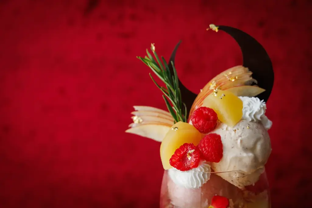 【ホテルメトロポリタン 川崎】 「りんごが主役の冬パフェ」を提供 画像 2