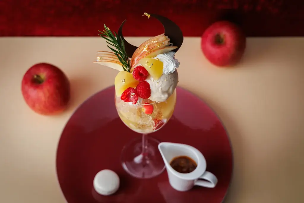 【ホテルメトロポリタン 川崎】 「りんごが主役の冬パフェ」を提供 画像 4