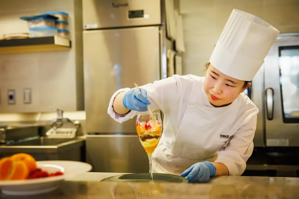 【ホテルメトロポリタン 川崎】 「りんごが主役の冬パフェ」を提供 画像 5