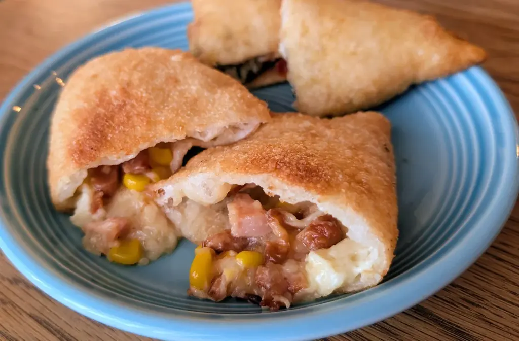 大阪・都島発、冷凍「ご褒美ピザBOX」でおうち贅沢クリスマスに。“揚げピザ”と“石窯ピザ”の食べ比べができる食体験型クリスマス限定セットを発売。 画像 3