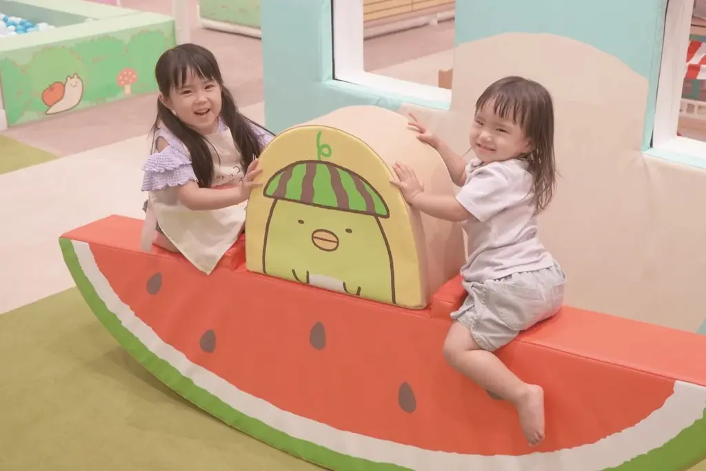 12月1日(月)から「すみっコぐらしあそびスタジオ」にてクリスマスイベント開催！ すみっコたちとサンタ姿でパーティーを楽しもう！　数量限定！ぬい撮り背景になる「クリスマスカード」をプレゼント！ 画像 17