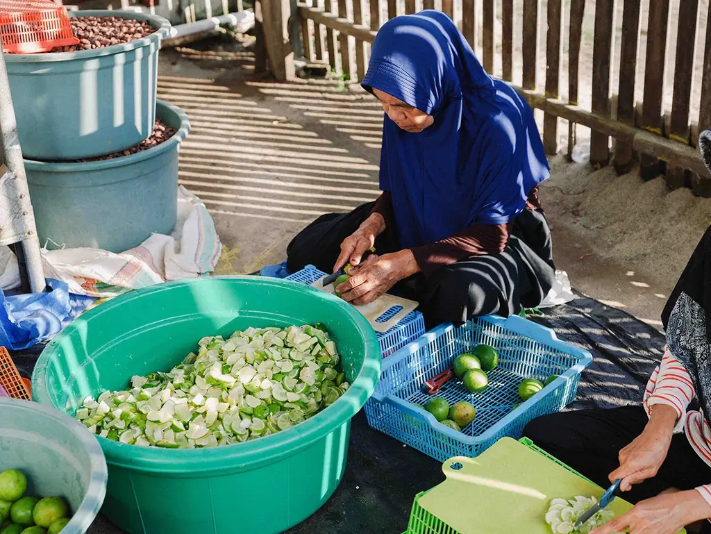 無印良品で季節限定新発売！2025年12月3日より、京都チョコレート専門店「dari K」のライム発酵カカオを使用した爽やかな柑橘の香りが広がるチョコレート。 画像 4