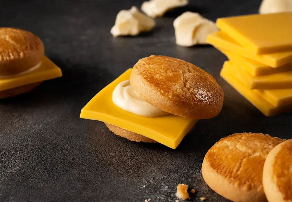 【羽田空港】「キャプテンスイーツバーガー」が期間限定OPEN！“カービィカフェ”のコラボスイーツや、ふわふわ刺繡のカービィがかわいい新作トートバッグセットも 画像 1