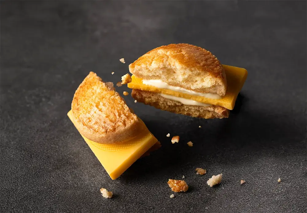 【羽田空港】「キャプテンスイーツバーガー」が期間限定OPEN！“カービィカフェ”のコラボスイーツや、ふわふわ刺繡のカービィがかわいい新作トートバッグセットも 画像 5