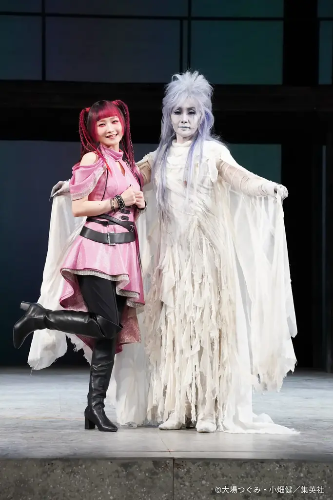 【写真】『デスノート THE MUSICAL』初日開幕！【出演：加藤清史郎、渡邉 蒼、三浦宏規、鞘師里保、リコ（HUNNY BEE）、濱田めぐみ、浦井健治、今井清隆ほか】 画像 22