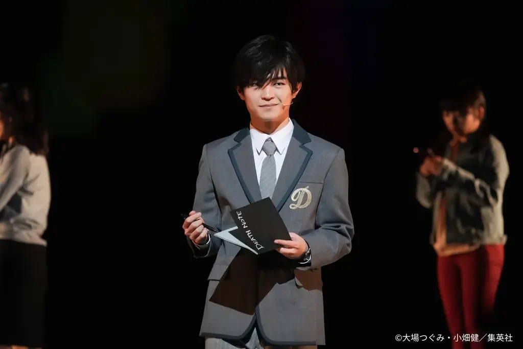【写真】『デスノート THE MUSICAL』初日開幕！【出演：加藤清史郎、渡邉 蒼、三浦宏規、鞘師里保、リコ（HUNNY BEE）、濱田めぐみ、浦井健治、今井清隆ほか】 画像 4