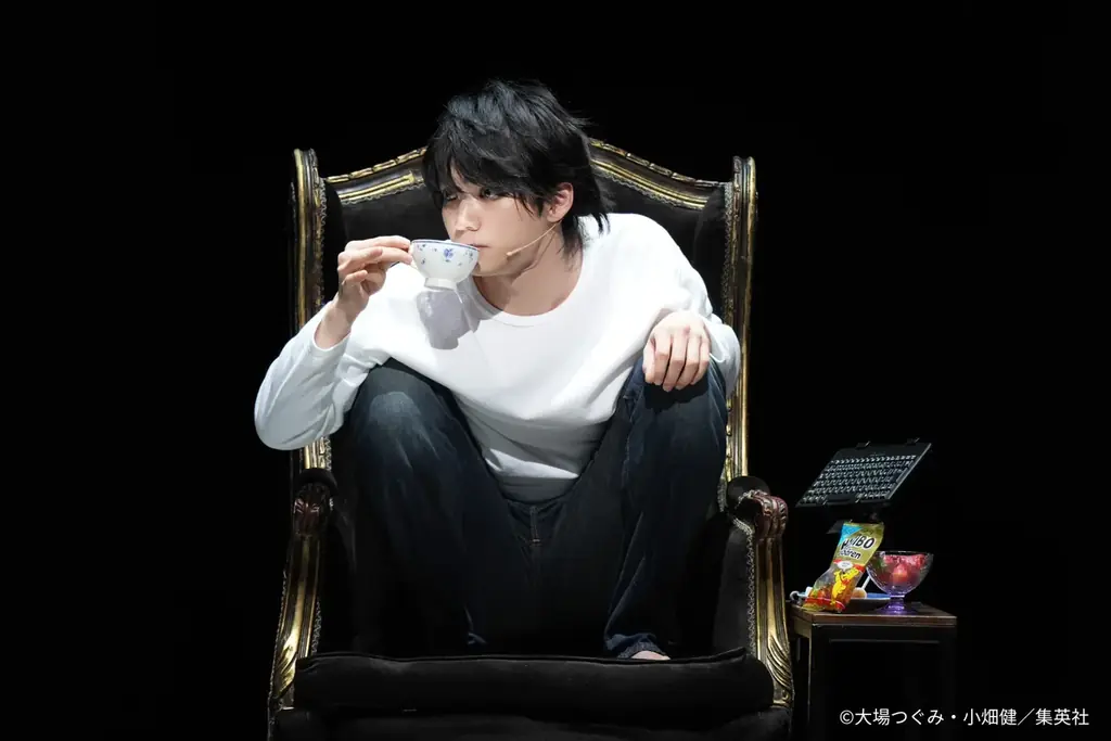 【写真】『デスノート THE MUSICAL』初日開幕！【出演：加藤清史郎、渡邉 蒼、三浦宏規、鞘師里保、リコ（HUNNY BEE）、濱田めぐみ、浦井健治、今井清隆ほか】 画像 5