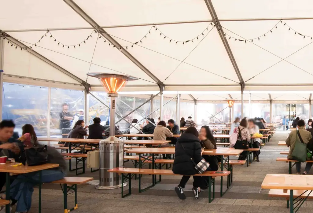 【初登場】流山おおたかの森にクリスマスマーケット(R) がやってくる！ライトアップされたヒュッテ、“あたたかいフードとドリンク”を楽しむ冬のおでかけイベント12/1(月)より開催 画像 6