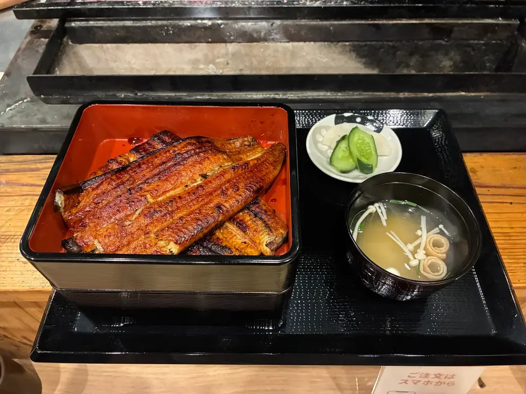 鹿児島・鴨池に炭火の新店「煉獄炭火 鰻鶏」が開店