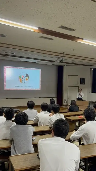 【産学連携企画開催レポート】「天下一品」が京都すばる高校とコラボ！高校生がパッケージデザインした『家麺』と『こってり杏仁』を販売しました 画像 5