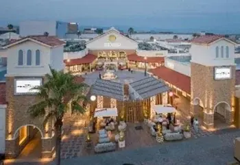 鳥栖プレミアム・アウトレットでホリデーシーズンの”とっておき”を見つけよう～ギフト選びのヒントになる特設ウェブサイトを12月５日公開／新店も続々、英国ブランド＜ポール・スミス＞が期間限定出店 画像 6