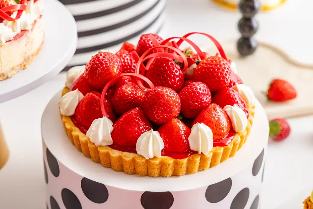 【ヒルトン東京】『ストロベリーモノクロ・ガールズパーティー』スイーツビュッフェ 画像 3