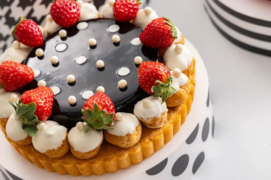 【ヒルトン東京】『ストロベリーモノクロ・ガールズパーティー』スイーツビュッフェ 画像 7