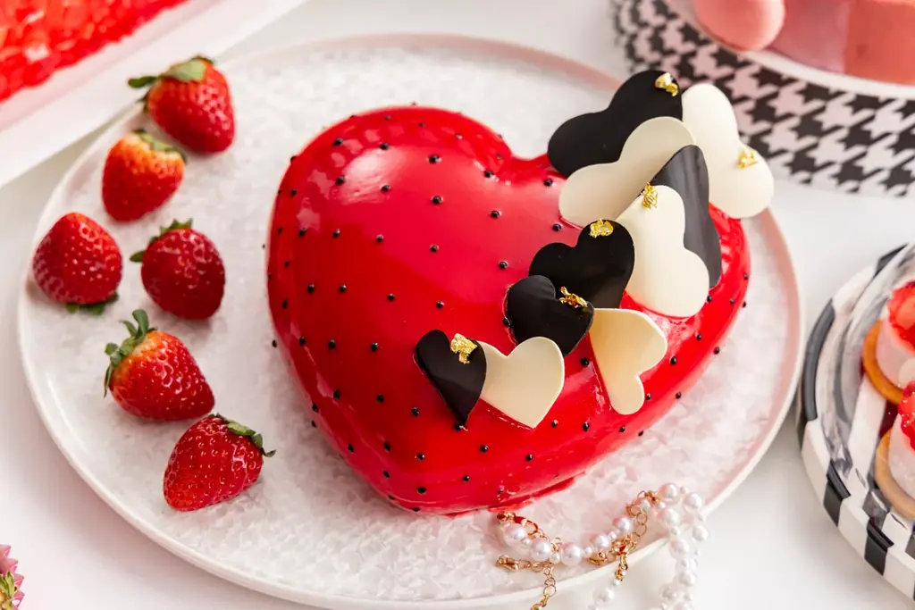 【ヒルトン東京】『ストロベリーモノクロ・ガールズパーティー』スイーツビュッフェ 画像 8