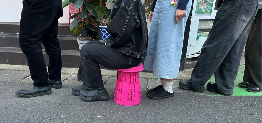 【さくらフォレスト株式会社】万博でも大ヒット、Amazonランキング1位の携帯スツール『Panus折りたたみ椅子』が11/24〜Amazonブラックフライデー対象商品として登場 画像 3