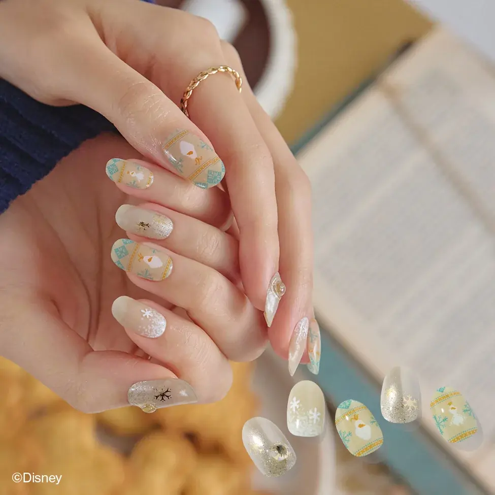 大人気『ohora』の「Disney collection」にエレガントな冬の新作が登場！ホリデーシーズンにぴったりな『アナと雪の女王』モチーフのネイルシール5種が2025年12月3日（水）発売 画像 2