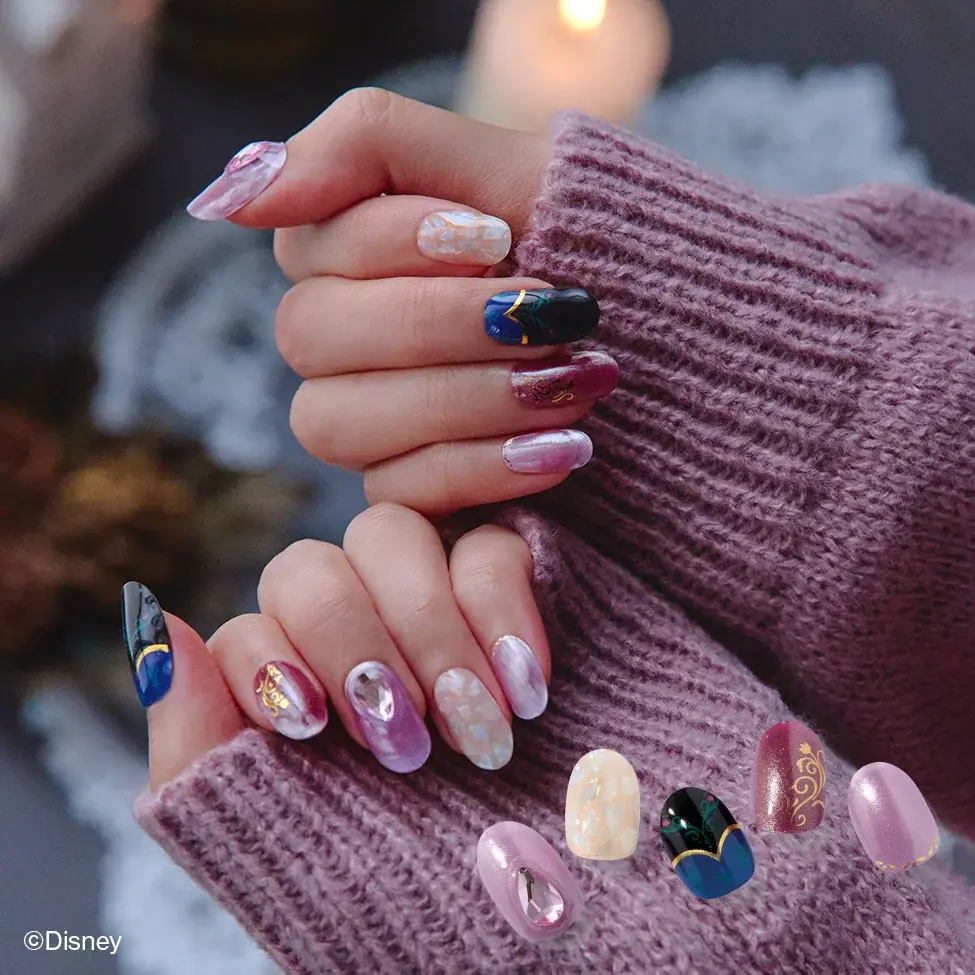 大人気『ohora』の「Disney collection」にエレガントな冬の新作が登場！ホリデーシーズンにぴったりな『アナと雪の女王』モチーフのネイルシール5種が2025年12月3日（水）発売 画像 3