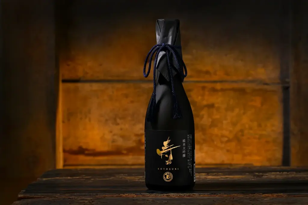 【数量限定1万本】今年のお歳暮に、一生記憶に残る日本酒を！　　　創業160年の蔵元が他種類の酒造をやめて辿り着いた純米大吟醸　　『弥栄の酒　寿』 画像 8