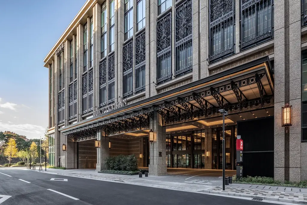 本舘【バレンタイン限定商品のご案内】 ●オリジナルショコラやスイーツを販売　●＜2/9～2/14＞の期間限定で　丸の内仲通りにキッチンカーも登場！「エクレア・ショコラ」や「ショコラ・ショー」を販売 画像 20