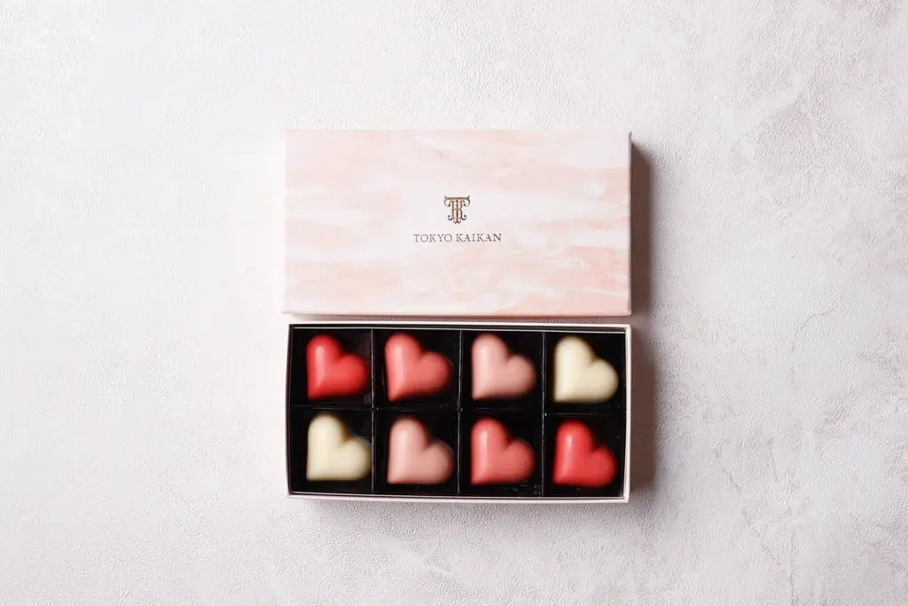 本舘【バレンタイン限定商品のご案内】 ●オリジナルショコラやスイーツを販売　●＜2/9～2/14＞の期間限定で　丸の内仲通りにキッチンカーも登場！「エクレア・ショコラ」や「ショコラ・ショー」を販売 画像 3