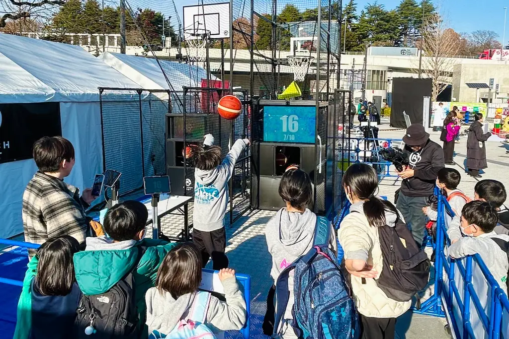 ららぽーと豊洲に “バスケの遊び場” が出現！モルテンが仕掛ける体験型ゲーム『Clutch Shot』イベント開催 画像 2