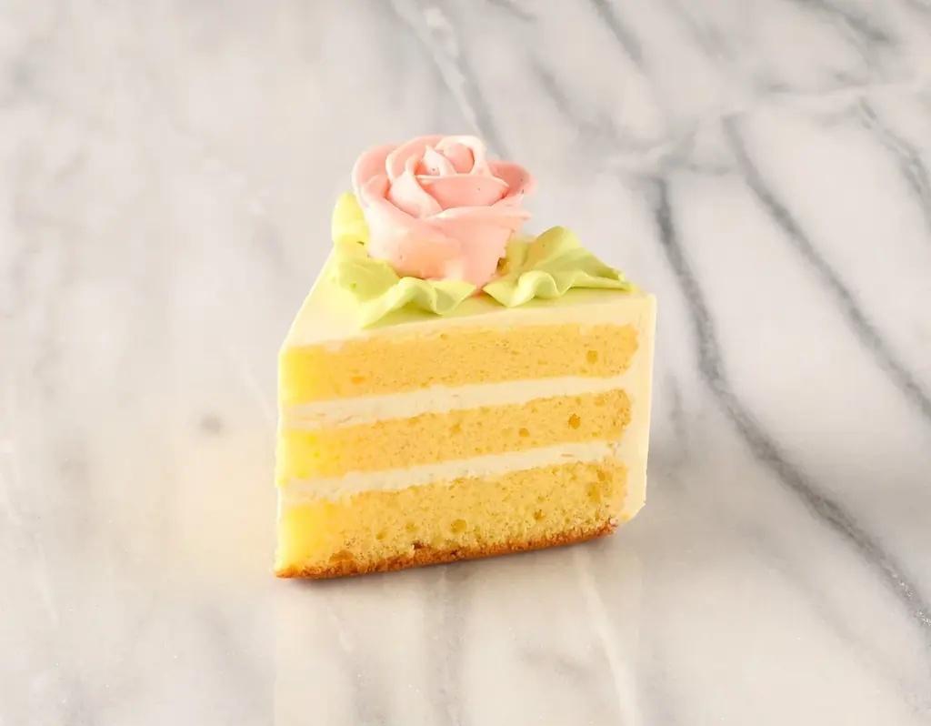 コロンバンの伝統スイーツが集うアフタヌーンティー　創業101年の歴史を凝縮。「殿下のアップルパイ」やバタークリームケーキなど、愛され続けるロングセラーを厳選 画像 2