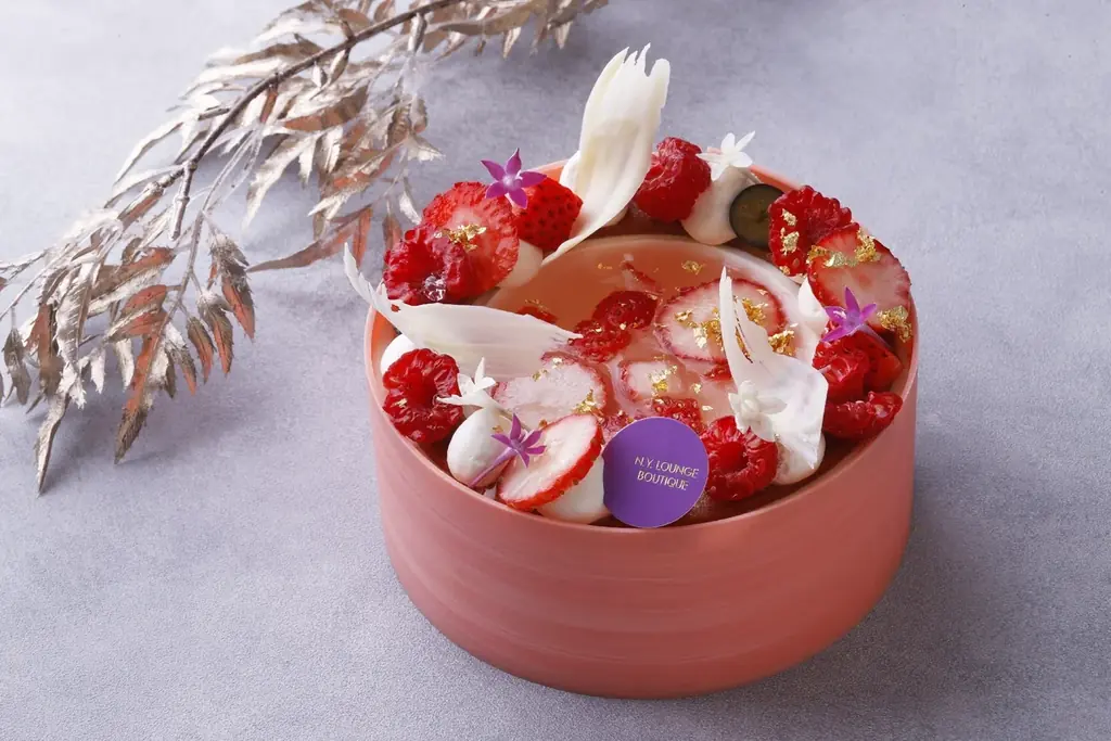 インターコンチネンタル東京ベイ、1/1から新春ケーキ2種発売