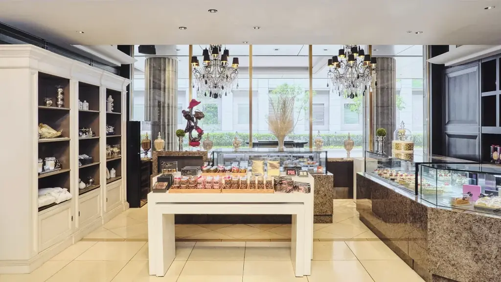 「ジュエル・ルージュ」と「ガレット・デ・ロワ」を販売 画像 6