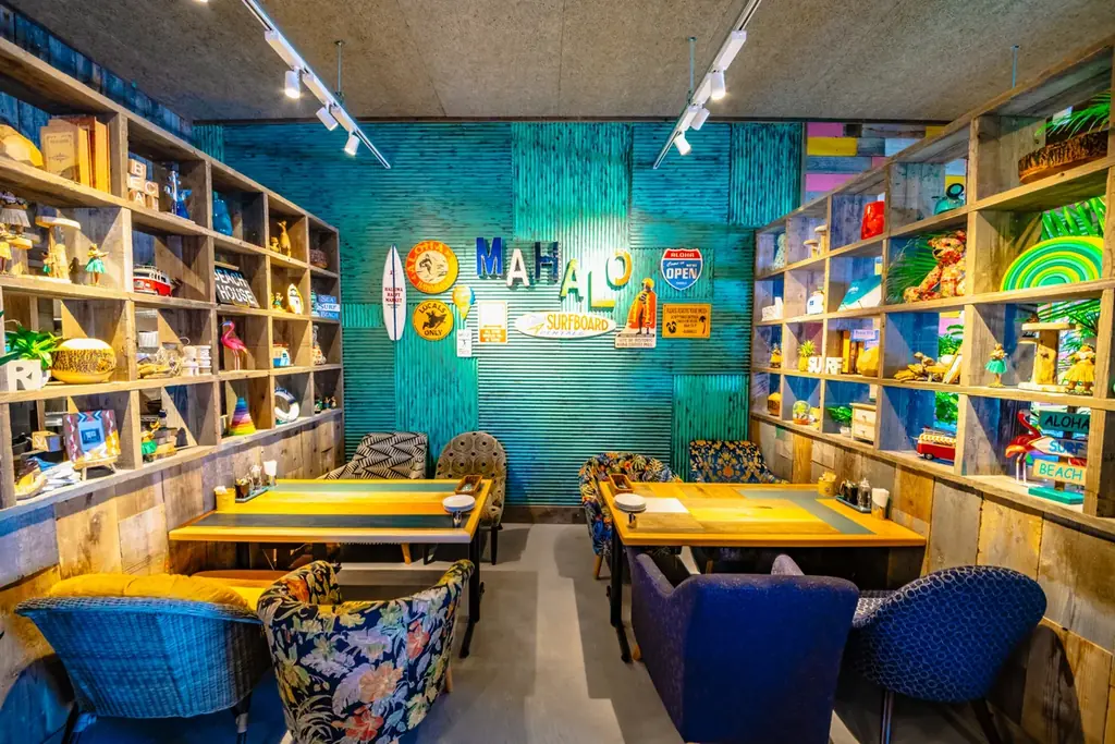 なめらかなクレームブリュレをのせた「クラシックブリュレパンケーキ」濃厚な「チーズホワイトポルチーニロコモコ」など、2025年12月10日（水）から全国のコナズ珈琲(※)にて期間限定で販売 画像 11