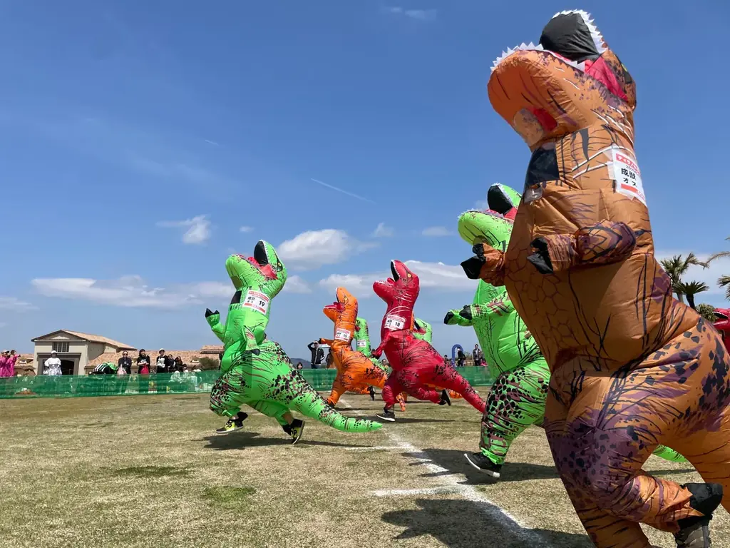 【横須賀・ソレイユの丘】恐竜たちが原っぱを駆け抜ける！『第3回ティラノサウルスレース』を2026年1月17日(土)に開催します。 画像 11