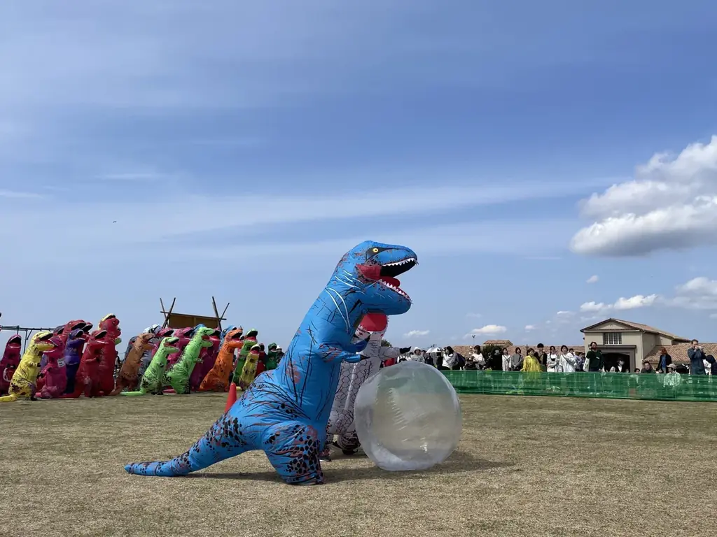 【横須賀・ソレイユの丘】恐竜たちが原っぱを駆け抜ける！『第3回ティラノサウルスレース』を2026年1月17日(土)に開催します。 画像 13