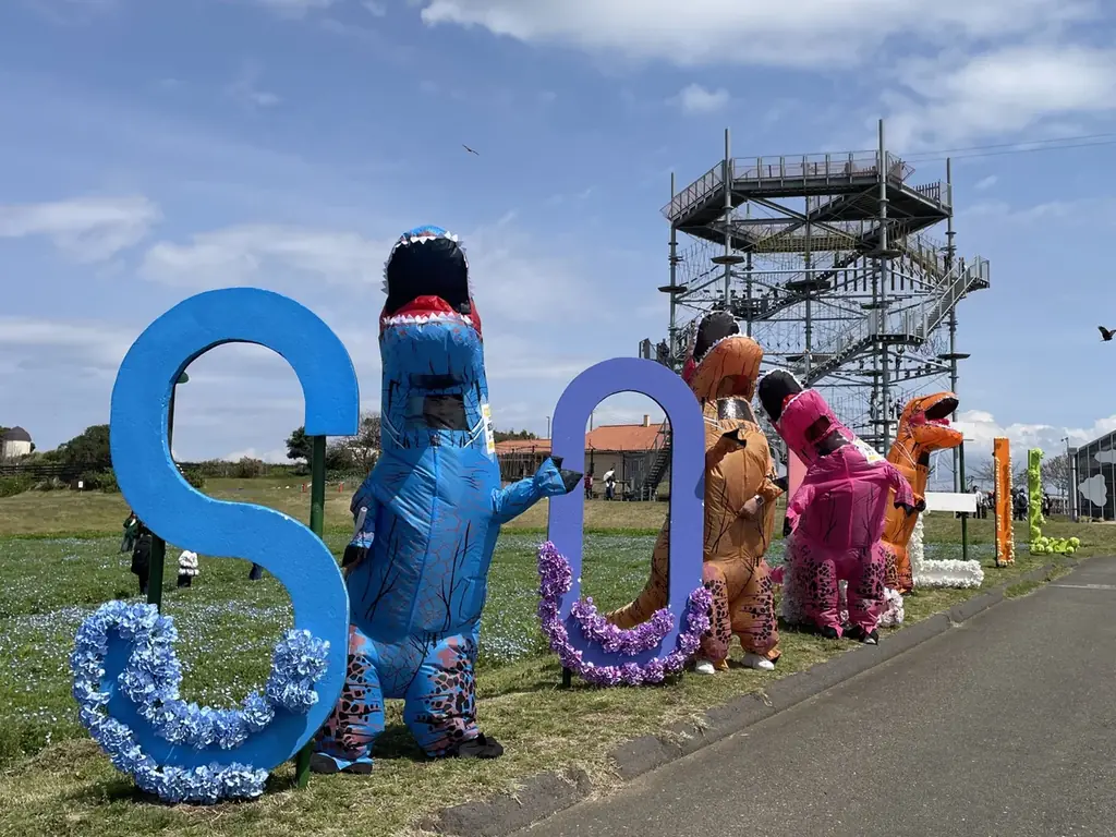 【横須賀・ソレイユの丘】恐竜たちが原っぱを駆け抜ける！『第3回ティラノサウルスレース』を2026年1月17日(土)に開催します。 画像 9