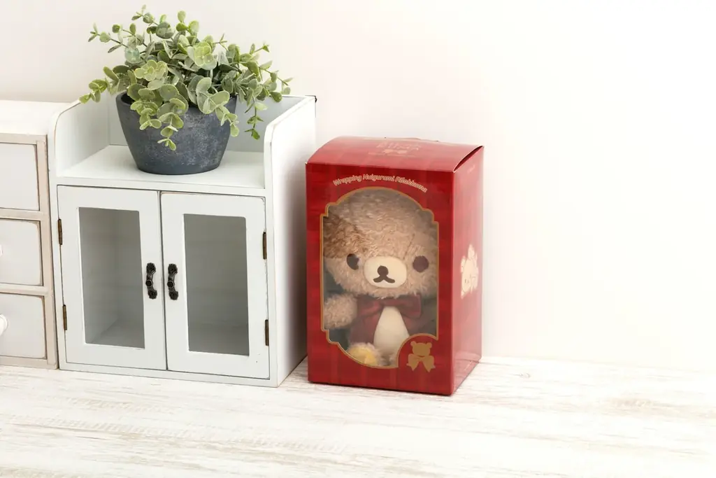 チェックとリボンを基調とした上品であたたかなデザイン じぶんにそっくりなぬいぐるみに埋もれたリラックマがかわいい「ぬいぬいリラックマ」デザイングッズがロフトとサンエックスネットショップ限定で発売！ 画像 3