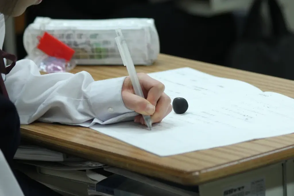 鳥取大学附属中学校、1年生に向けたキャリア教育「キャリアメッセージ2025」にて講話を実施。 画像 3