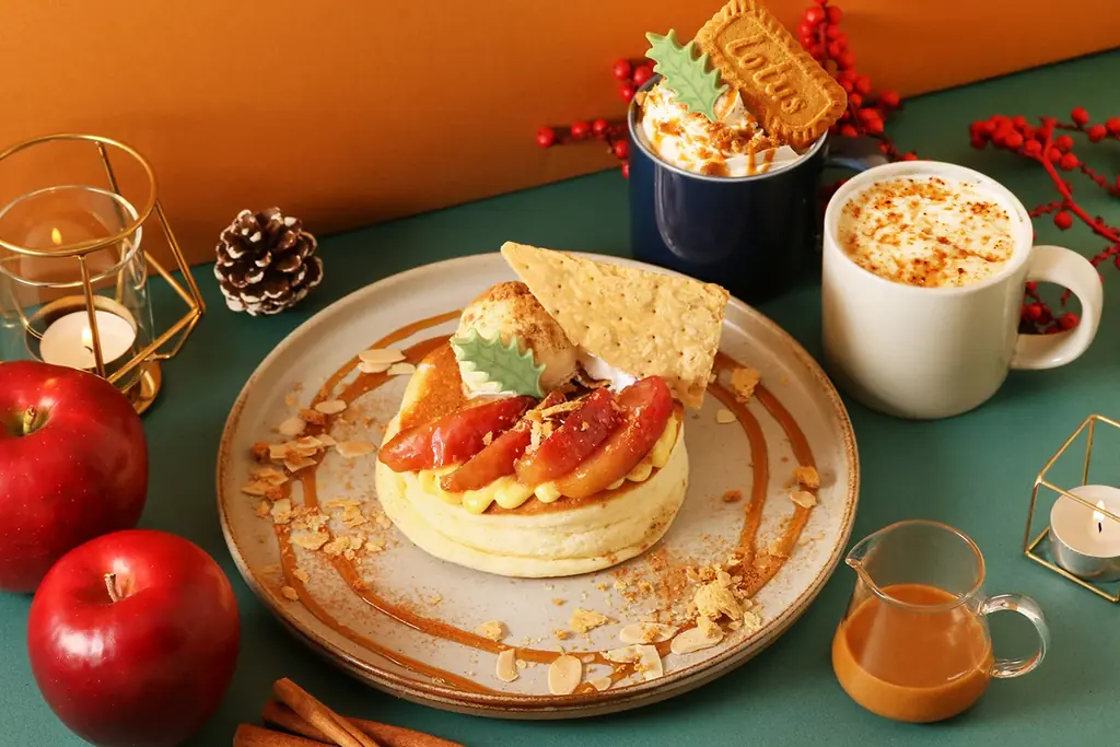 カフェ“ YURT (ユルト) ”から、冬の香りと美味しい記憶をお届け！「紅玉リンゴのキャラメルソースパンケーキ」を12/3(水）より新登場！ 画像 4