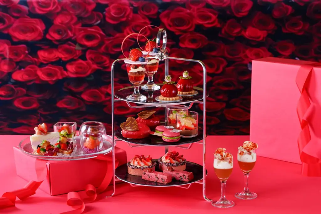 仙台市の農業家集団Punks Farmerが手掛けるいちごを、赤いスイーツで『Afternoon Tea -Strawberry Red-』【ウェスティンホテル仙台】 画像 1