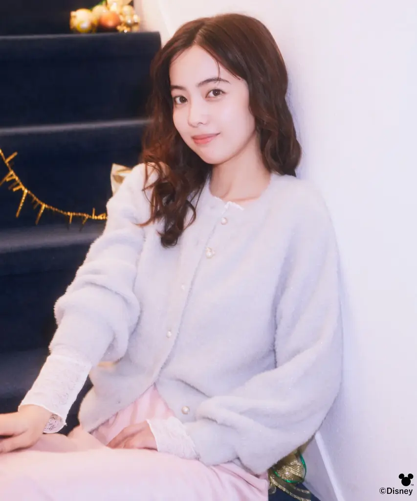 【earth music&ecology】昨年大好評の『Disney Holiday Collection』が今年も登場！ホリデームードに溶け込むような心ときめく大人可愛いアイテム 画像 3