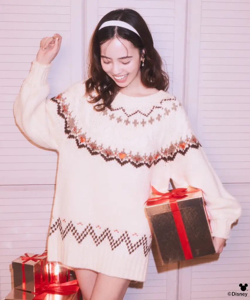 【earth music&ecology】昨年大好評の『Disney Holiday Collection』が今年も登場！ホリデームードに溶け込むような心ときめく大人可愛いアイテム 画像 4