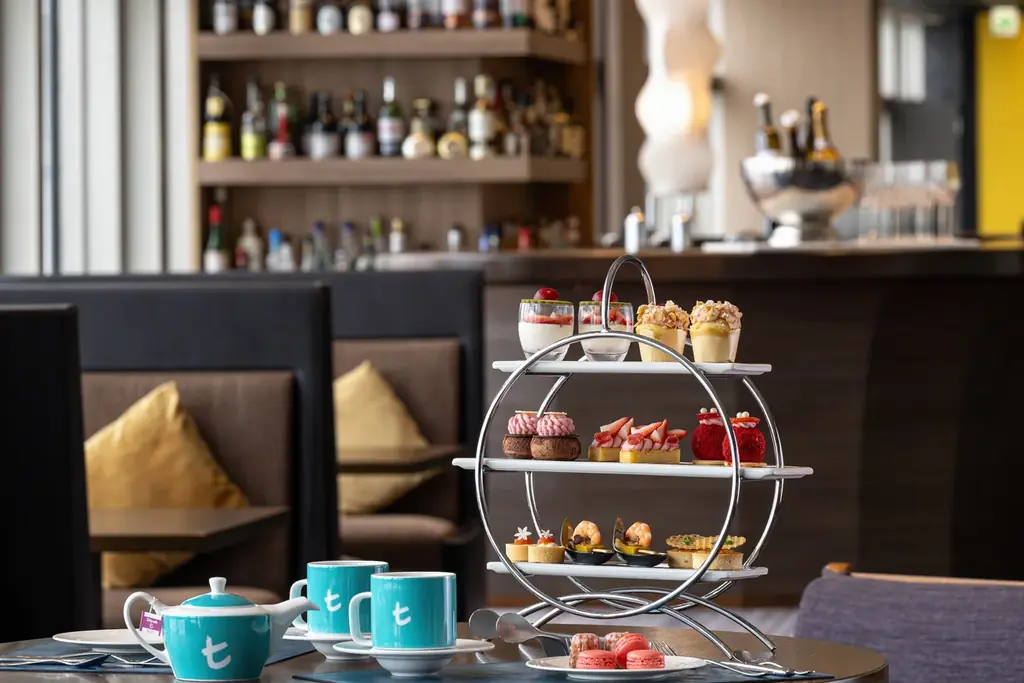 【バー＆ダイニング CLOUDS】いちご尽くしのアフタヌーンティー「天空のアフタヌーンティー～いちごのジュエル～」を2026年1月1日（木・祝）から開催 画像 1