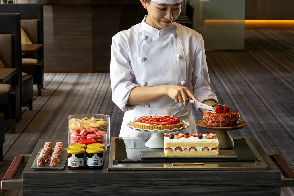 【バー＆ダイニング CLOUDS】いちご尽くしのアフタヌーンティー「天空のアフタヌーンティー～いちごのジュエル～」を2026年1月1日（木・祝）から開催 画像 6