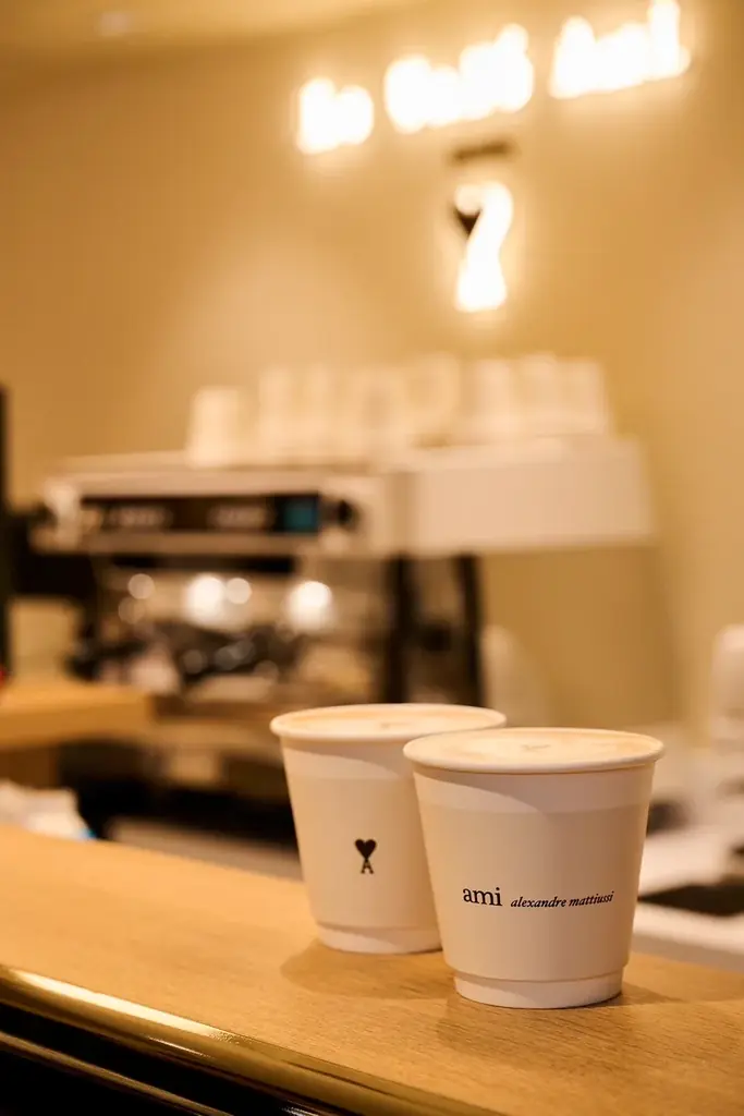 Ami Paris、東京・表参道に1年間の進化型ポップアップストアAMI PARIS POP-UP STORE AND LE CAFÉ AMIをオープン 画像 5